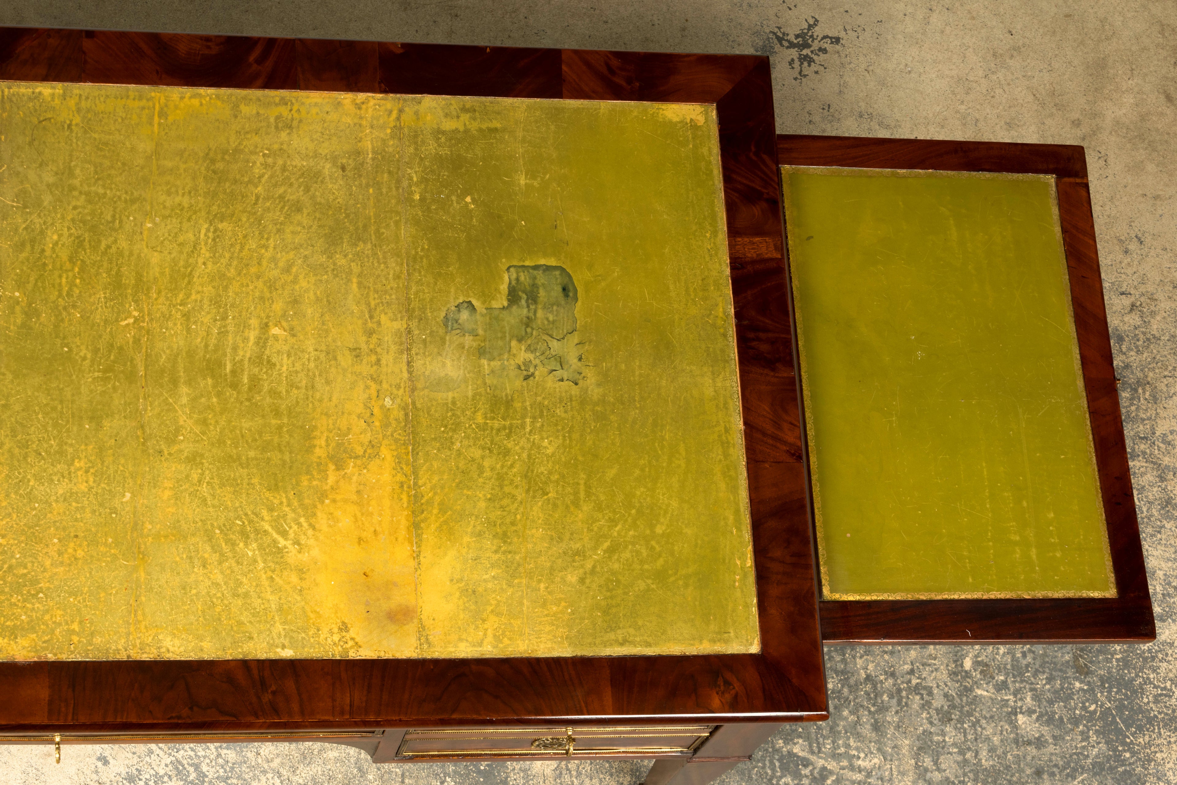 Mid-19th Century French Neoclassical Mahogany Bureau Plat Desk With Chartreuse Leather