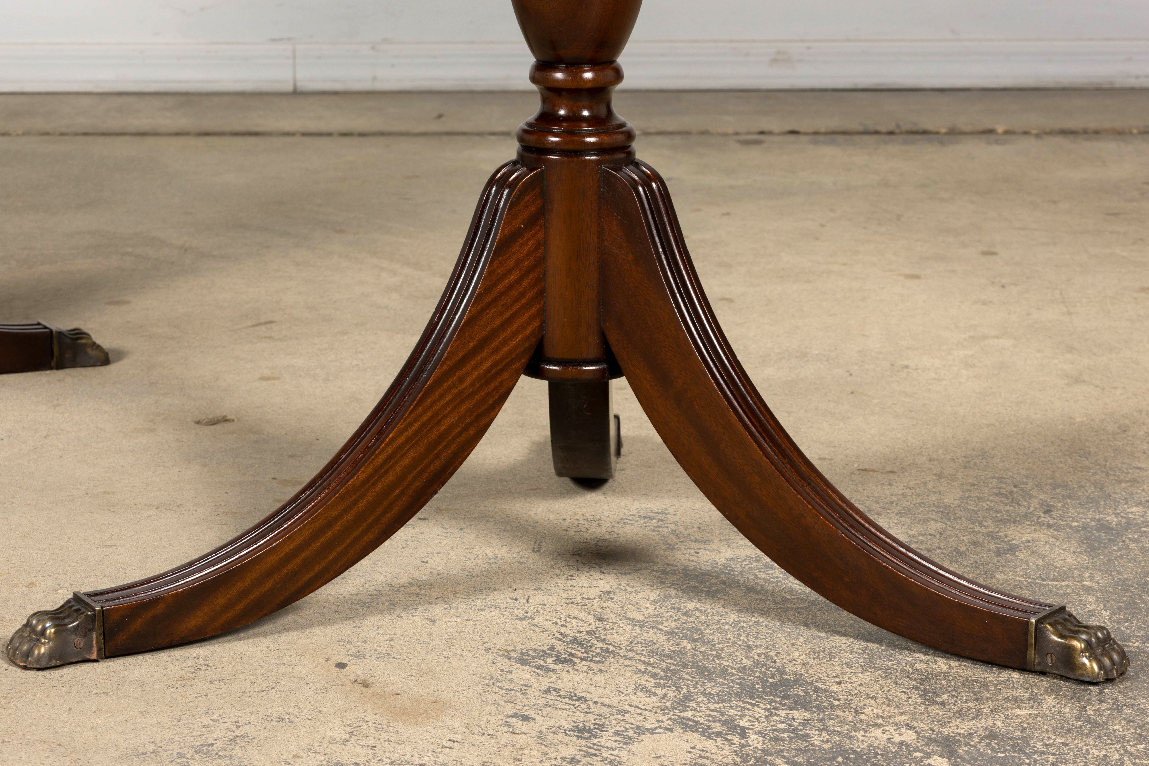 Mid-Century English Georgian Style Mahogany Double Pedestal Extendable Dining Table