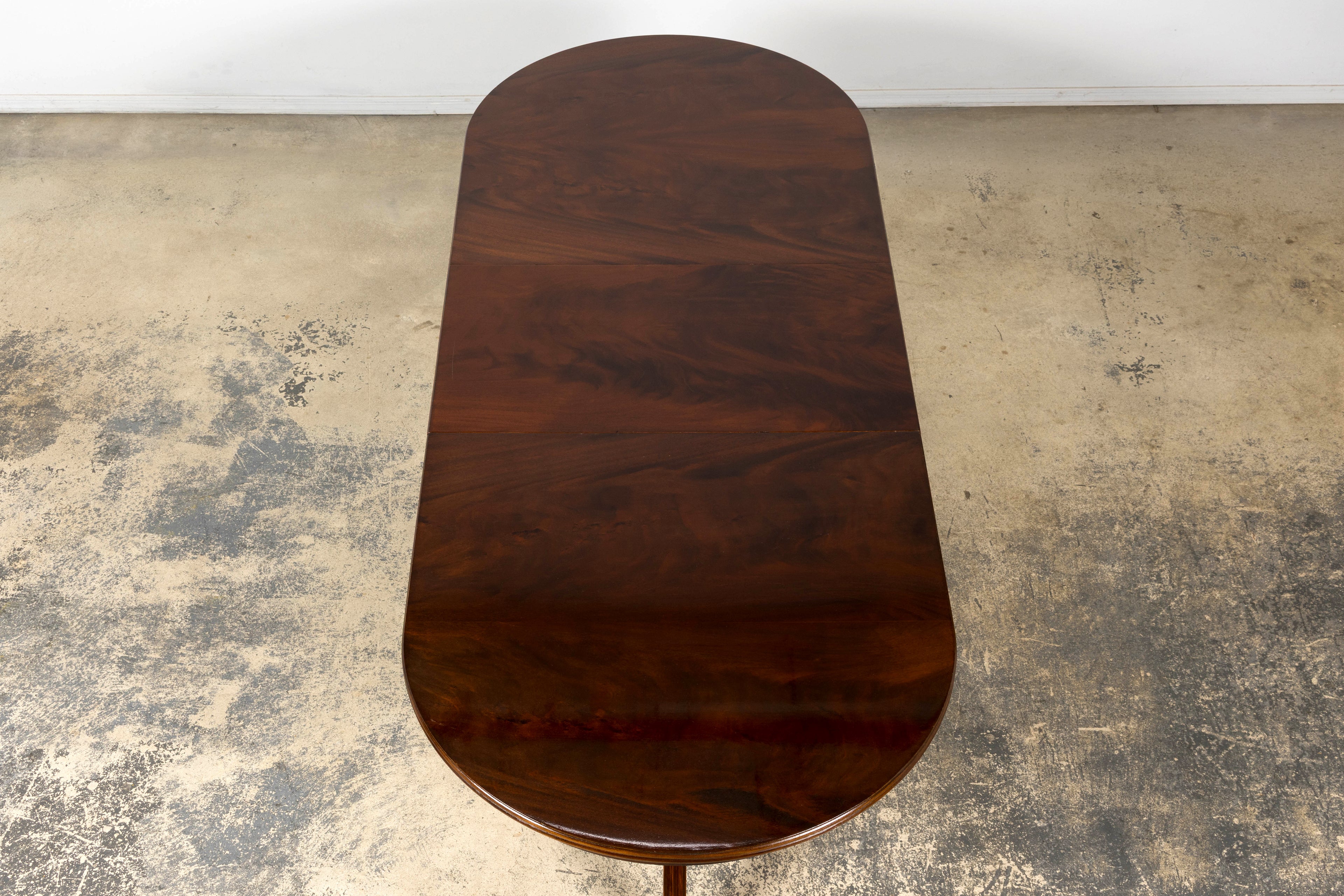 Mid-Century English Georgian Style Mahogany Double Pedestal Extendable Dining Table