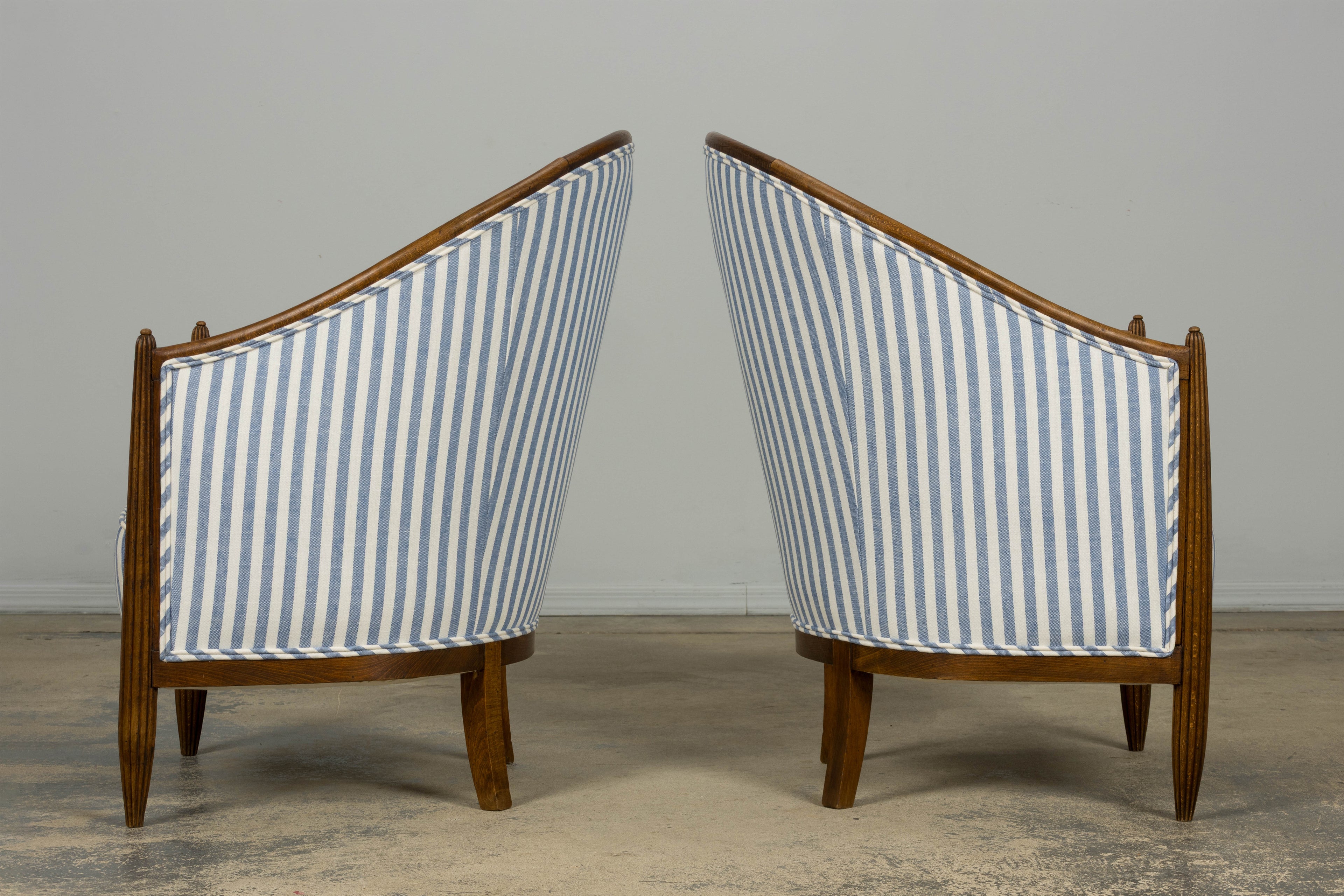 Pair of French Art Deco Maple Gondola Barrel Chairs, Provence, circa 1925