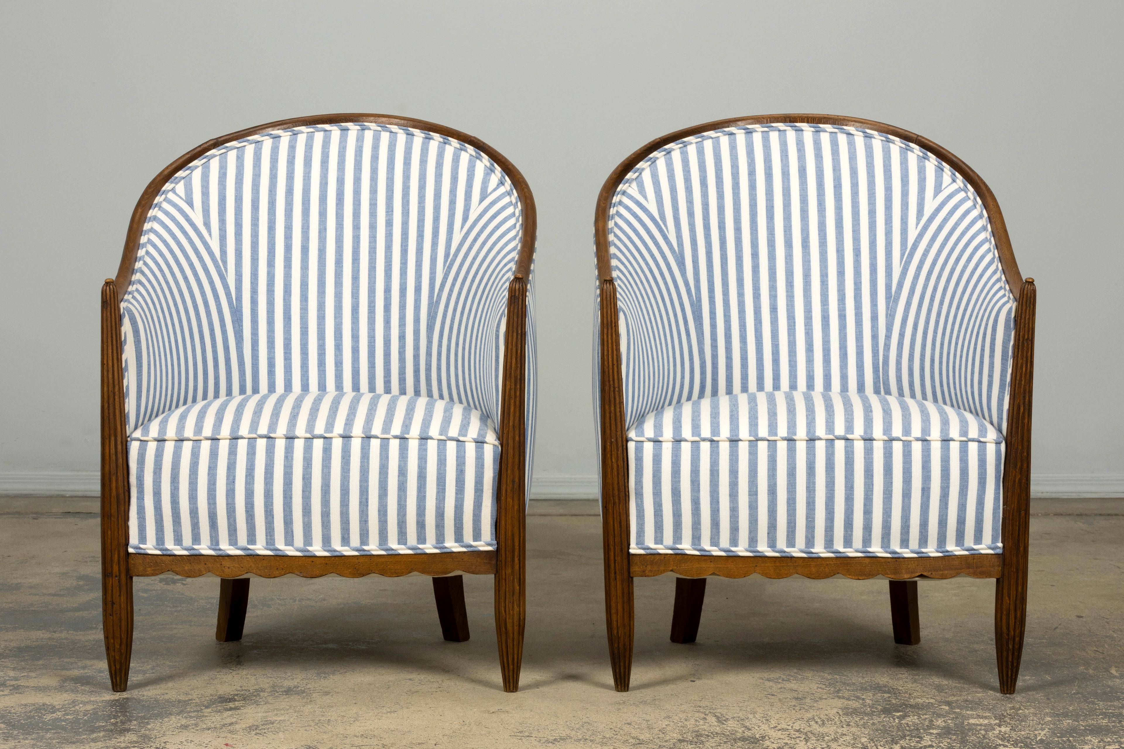 Pair of French Art Deco Maple Gondola Barrel Chairs, Provence, circa 1925
