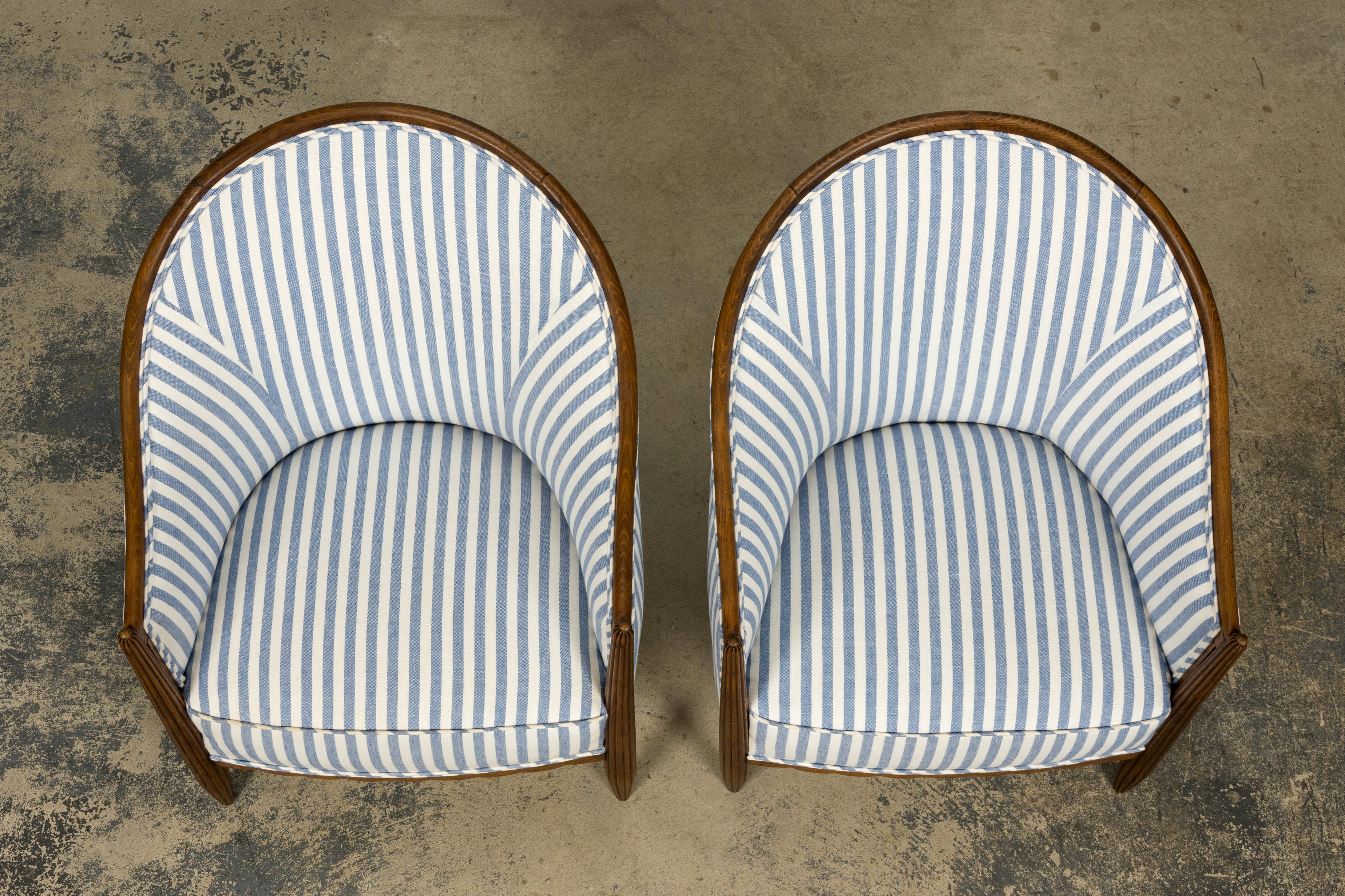 Pair of French Art Deco Maple Gondola Barrel Chairs, Provence, circa 1925