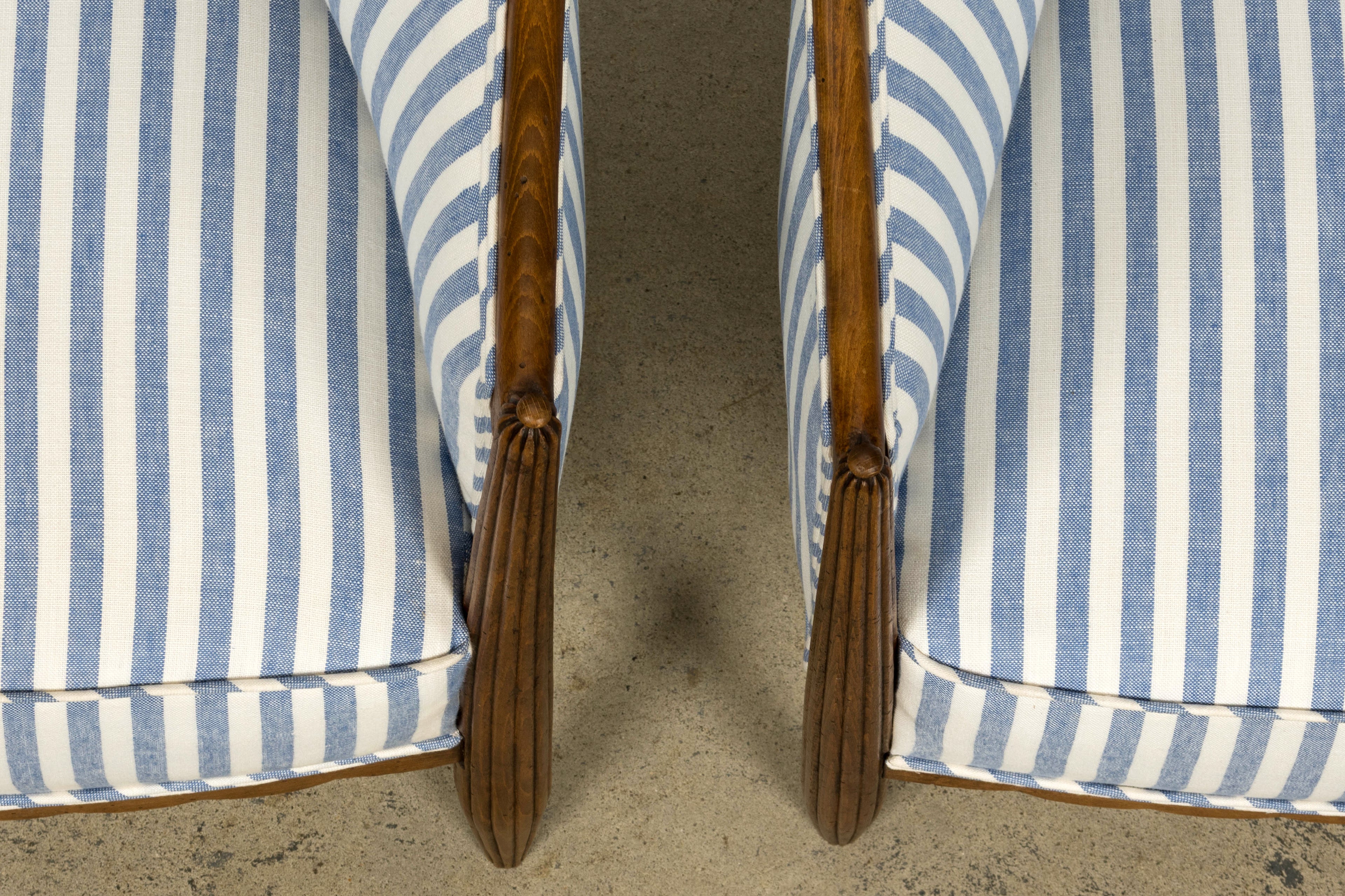 Pair of French Art Deco Maple Gondola Barrel Chairs, Provence, circa 1925