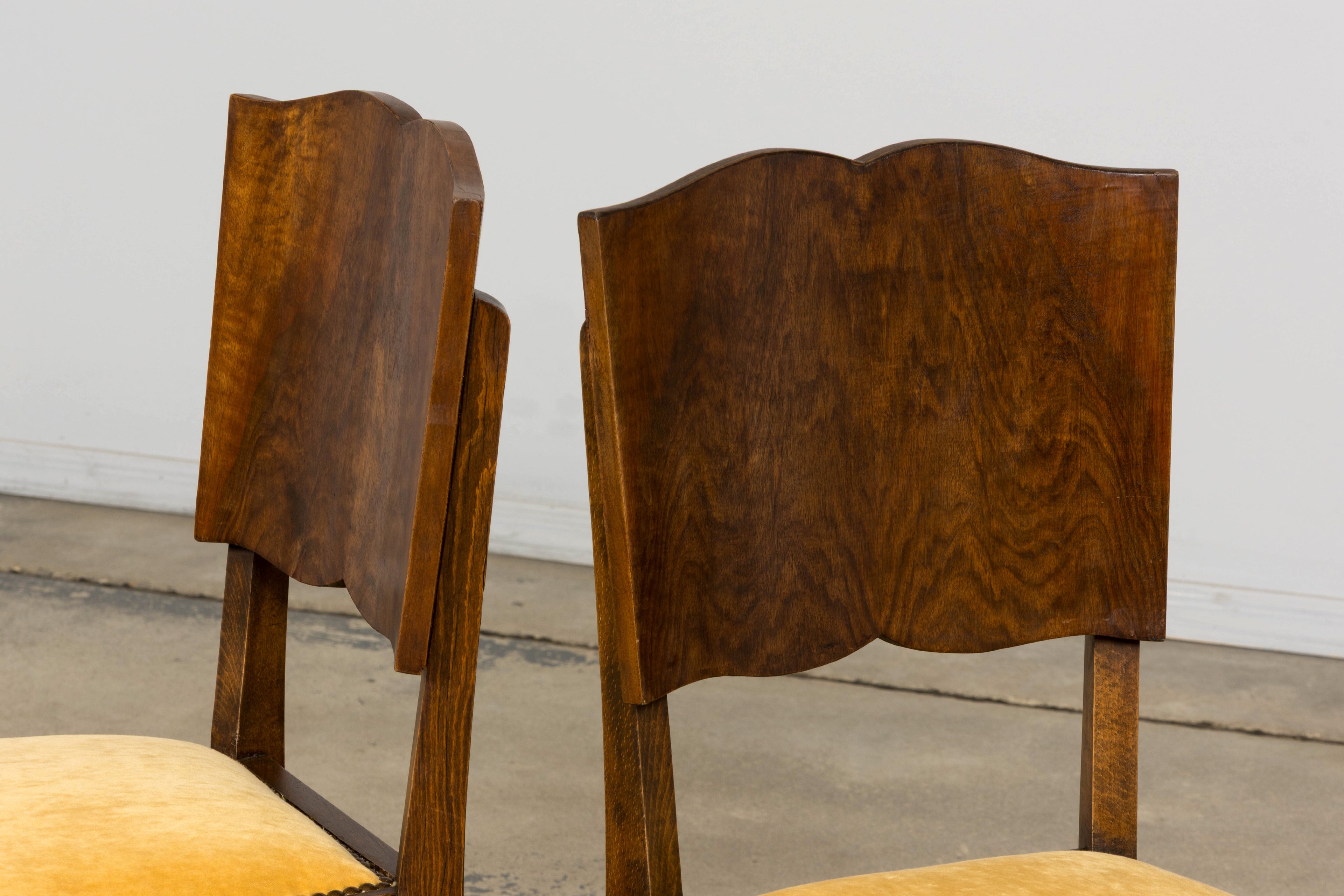 Pair of 1930s French Art Deco Mustache-Back Oak and Walnut Side Accent Chairs