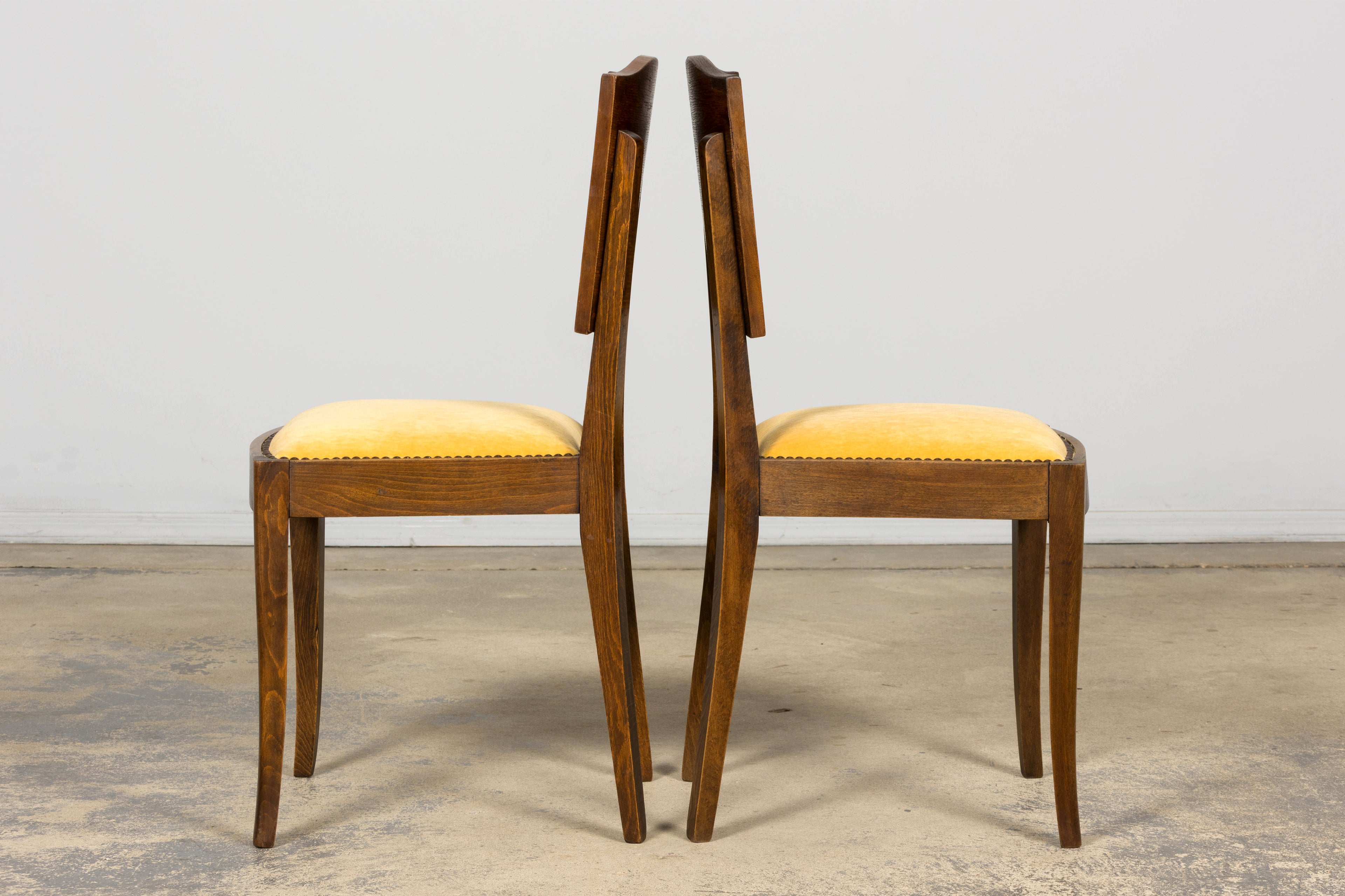 Pair of 1930s French Art Deco Mustache-Back Oak and Walnut Side Accent Chairs
