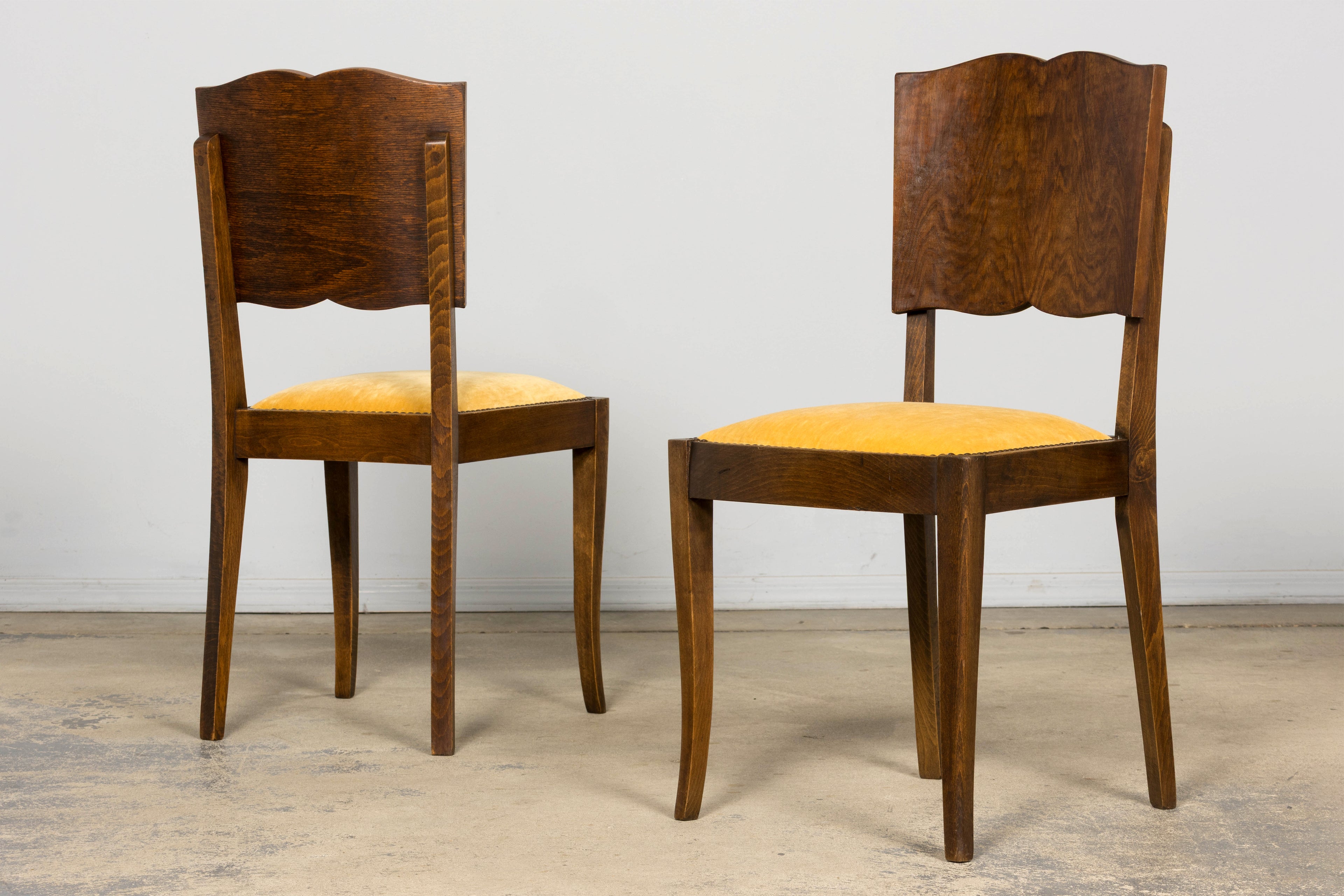 Pair of 1930s French Art Deco Mustache-Back Oak and Walnut Side Accent Chairs