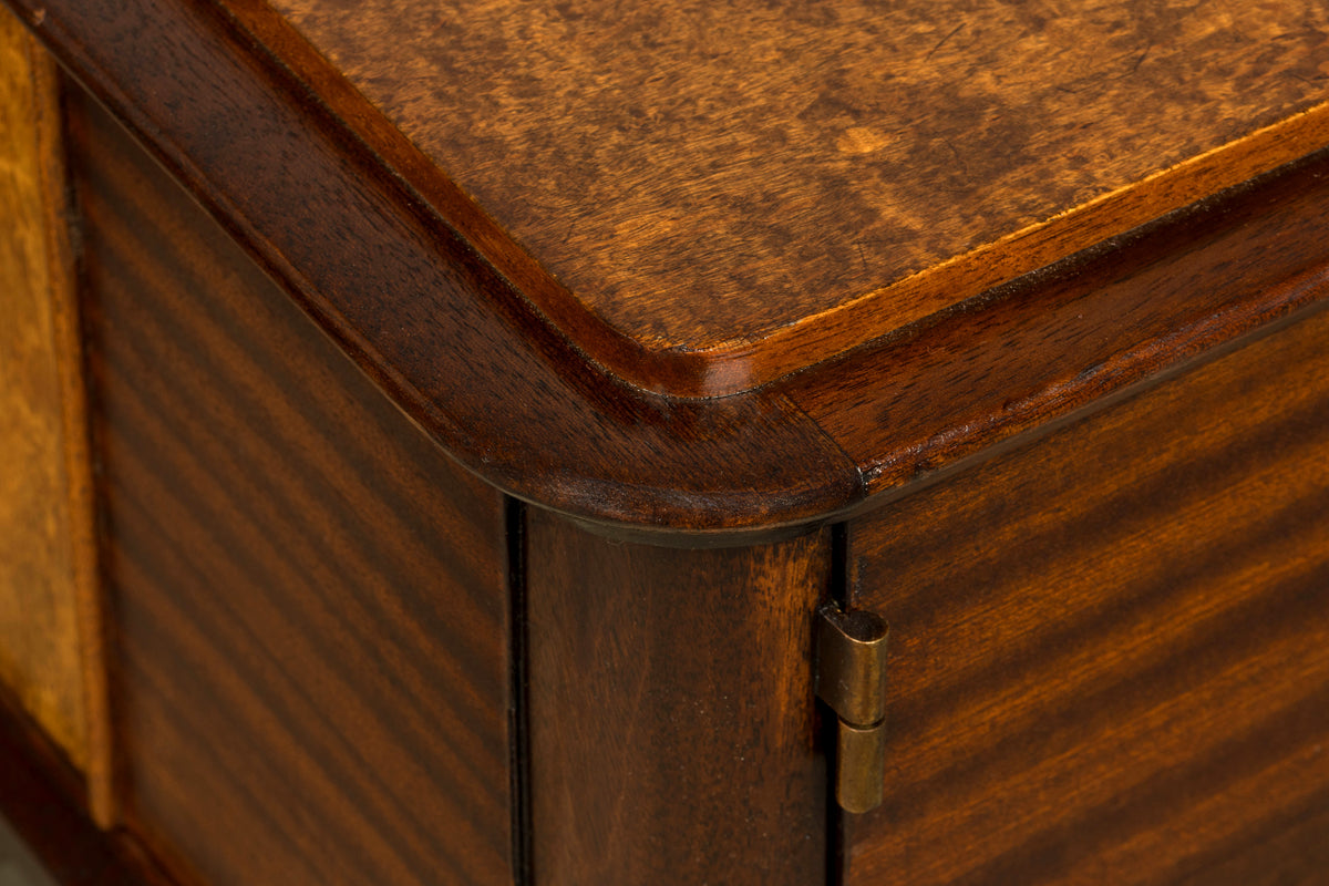 Pair of French Art Deco Mahogany and Burl Wood Nightstands, 1930s