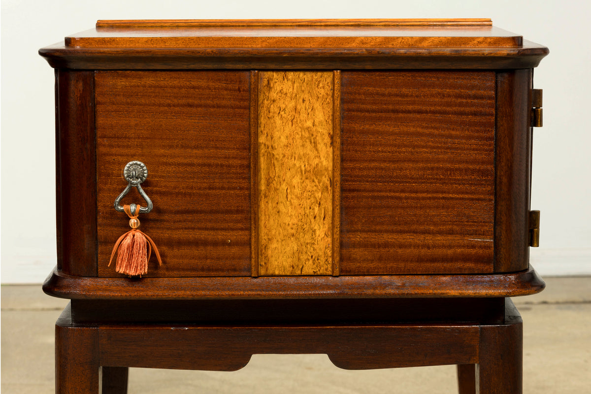 Pair of French Art Deco Mahogany and Burl Wood Nightstands, 1930s