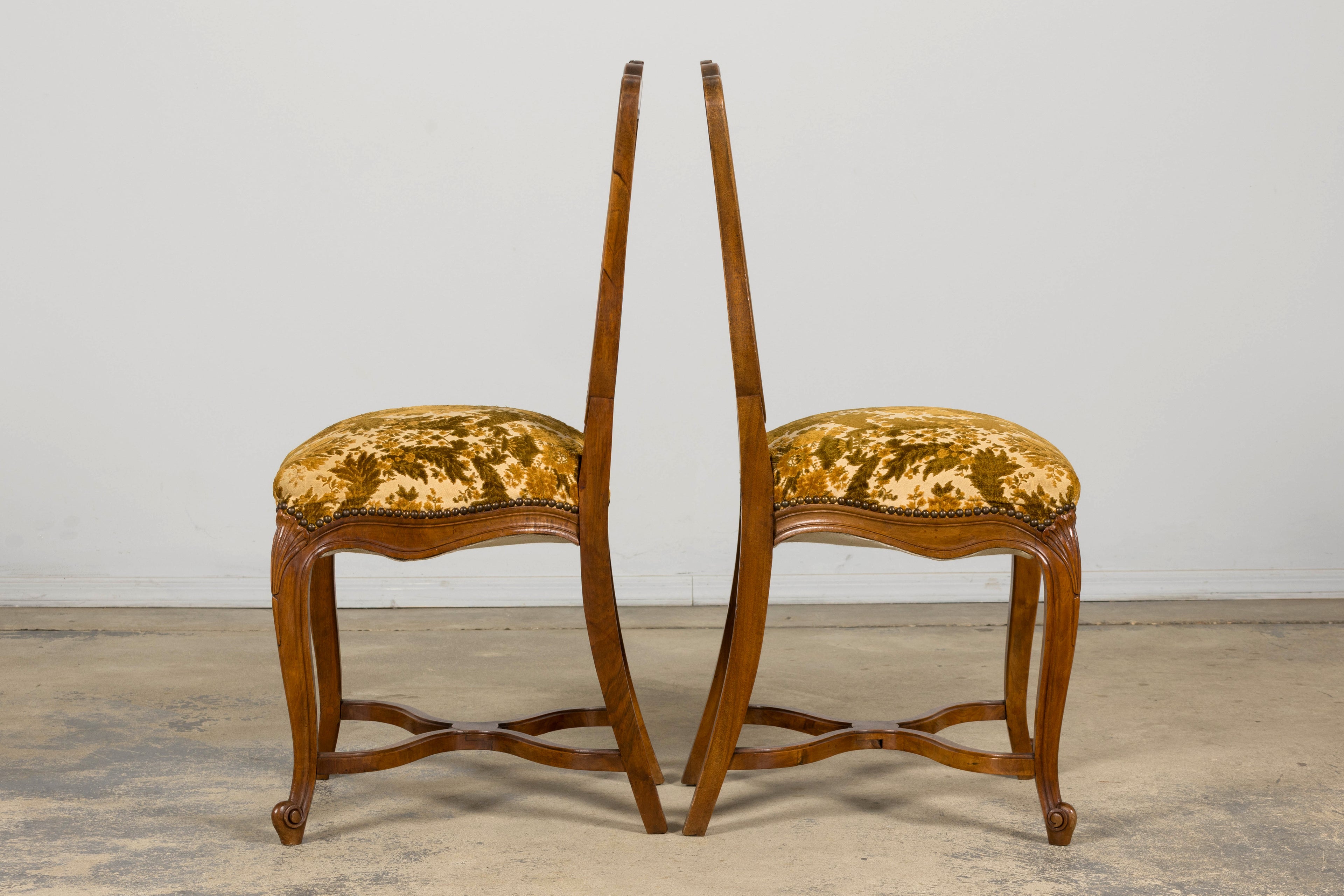 Set of 8 Early 20th Century French Louis XV Style Walnut Dining Chairs