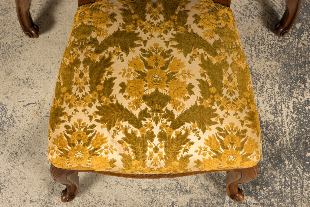 Set of 8 Early 20th Century French Louis XV Style Walnut Dining Chairs