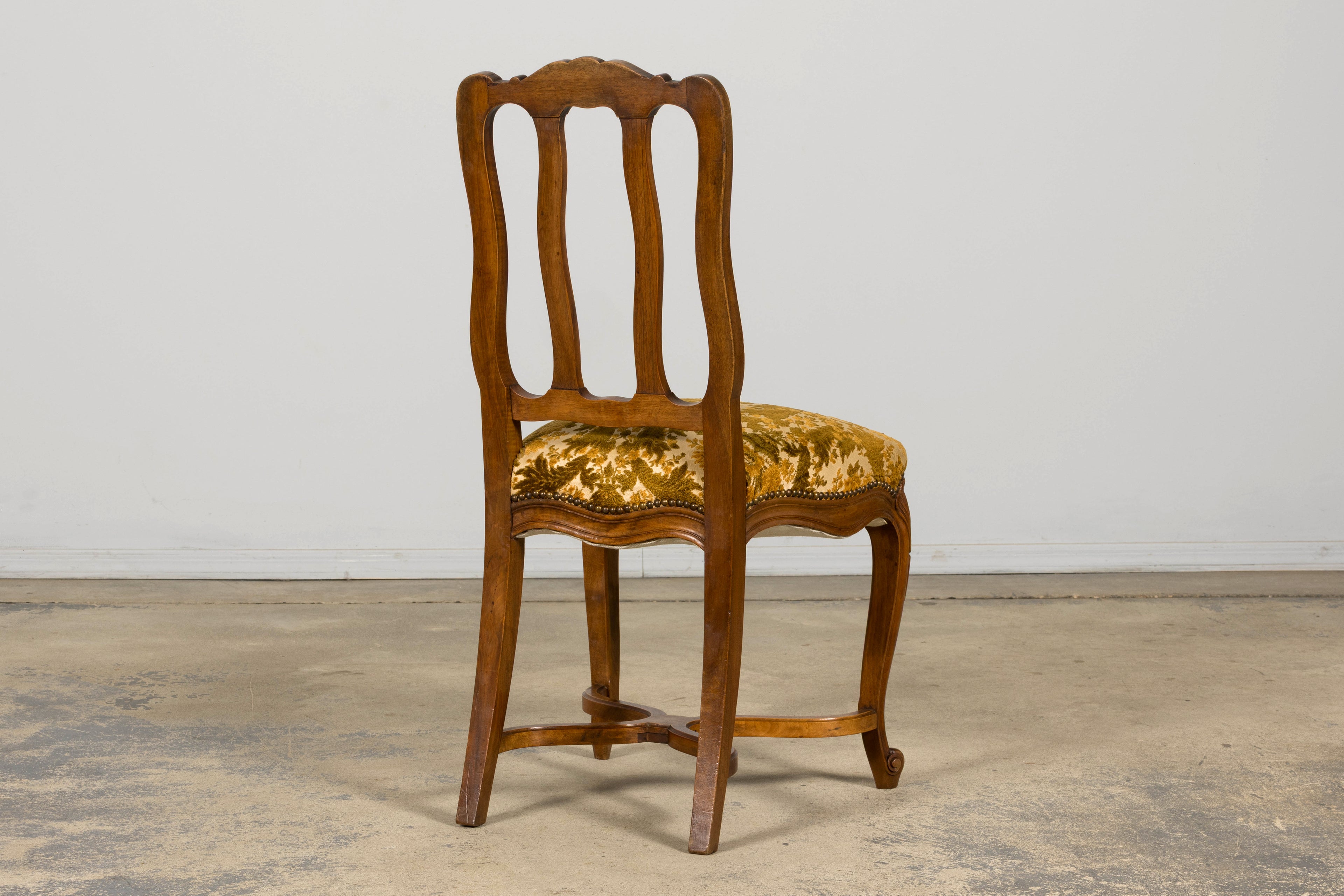 Set of 8 Early 20th Century French Louis XV Style Walnut Dining Chairs