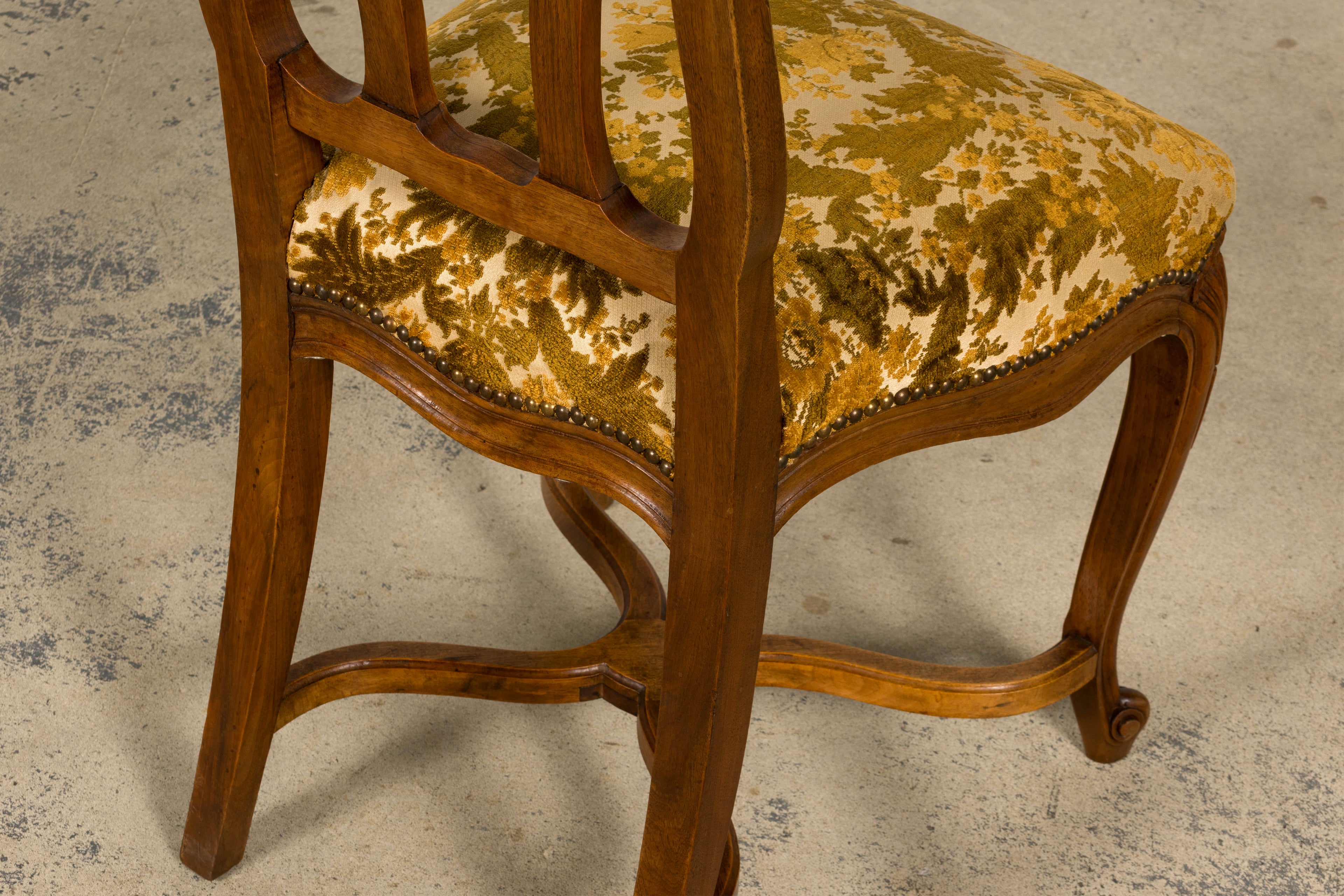 Set of 8 Early 20th Century French Louis XV Style Walnut Dining Chairs