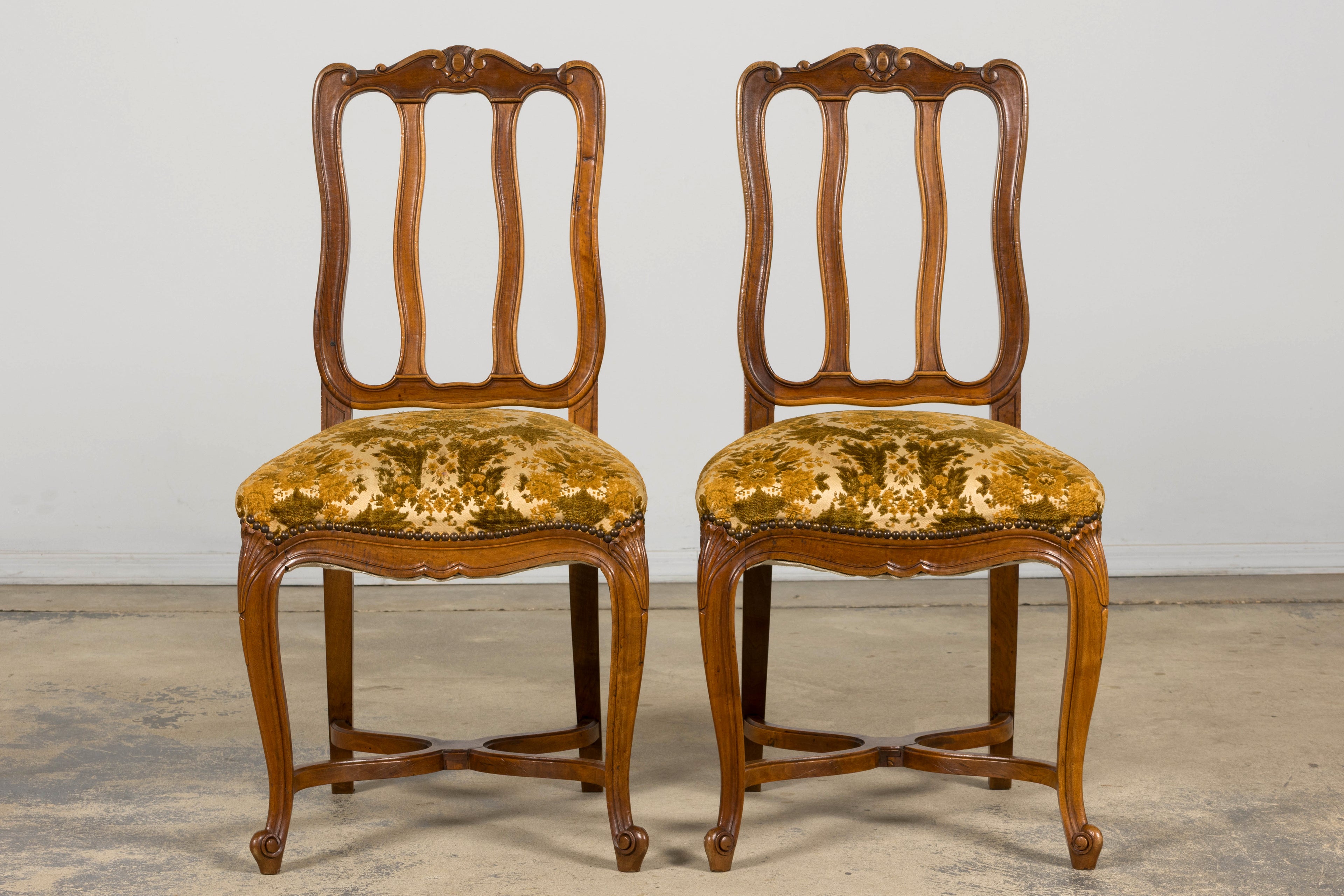 Set of 8 Early 20th Century French Louis XV Style Walnut Dining Chairs