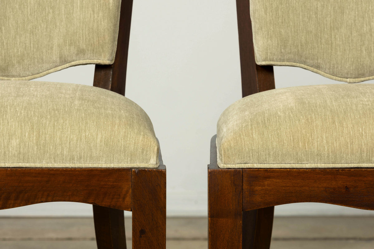 Set of 8 French Art Deco Walnut Dining Chairs in Sprout Green Velvet, 1930s