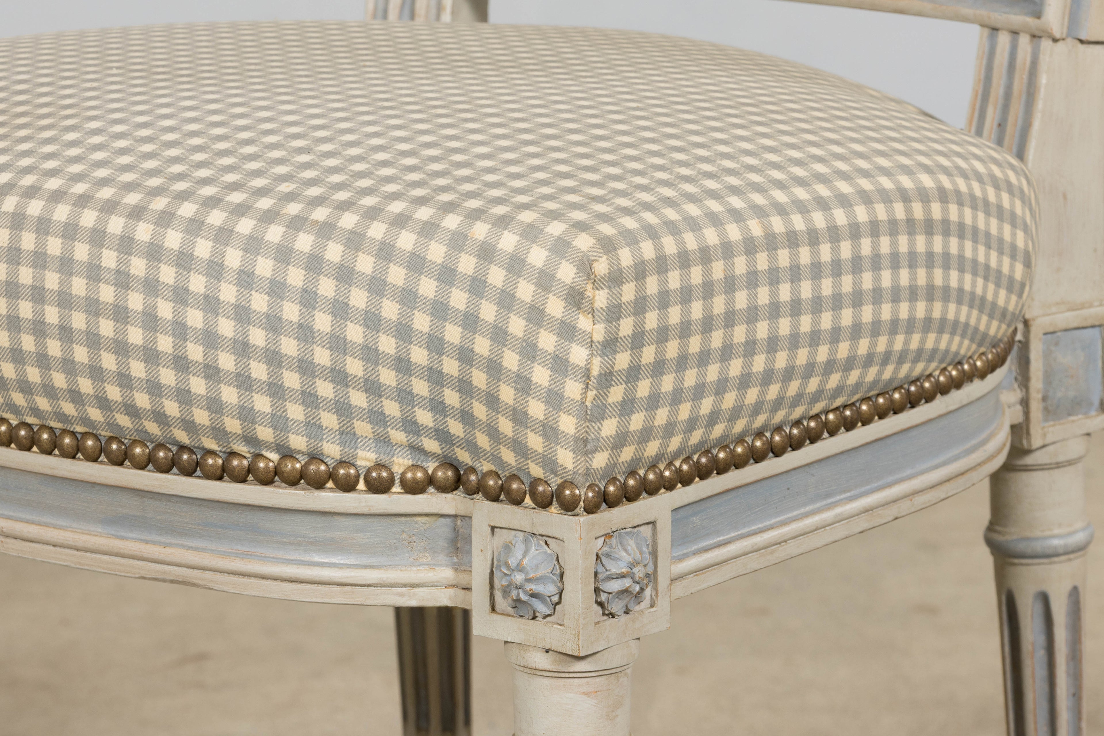 Set of Eight Early 20th Century French Louis XVI Style Painted Dining Chairs with Gingham Upholstery, Paris