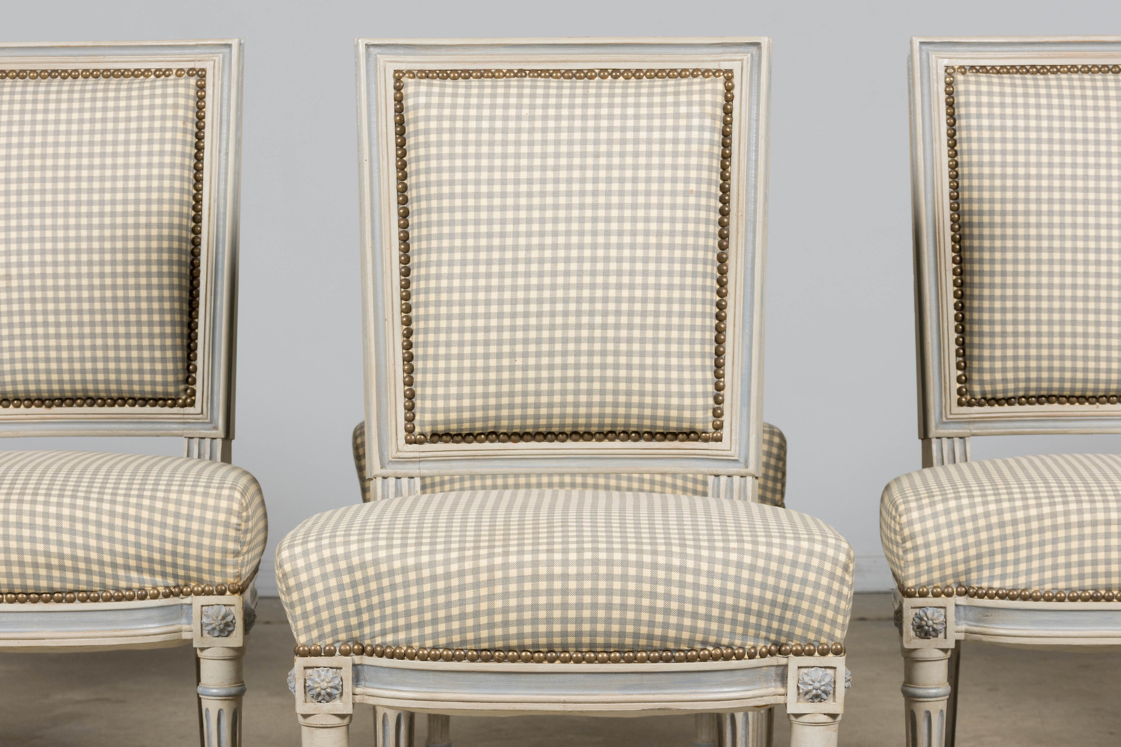 Set of Eight Early 20th Century French Louis XVI Style Painted Dining Chairs with Gingham Upholstery, Paris