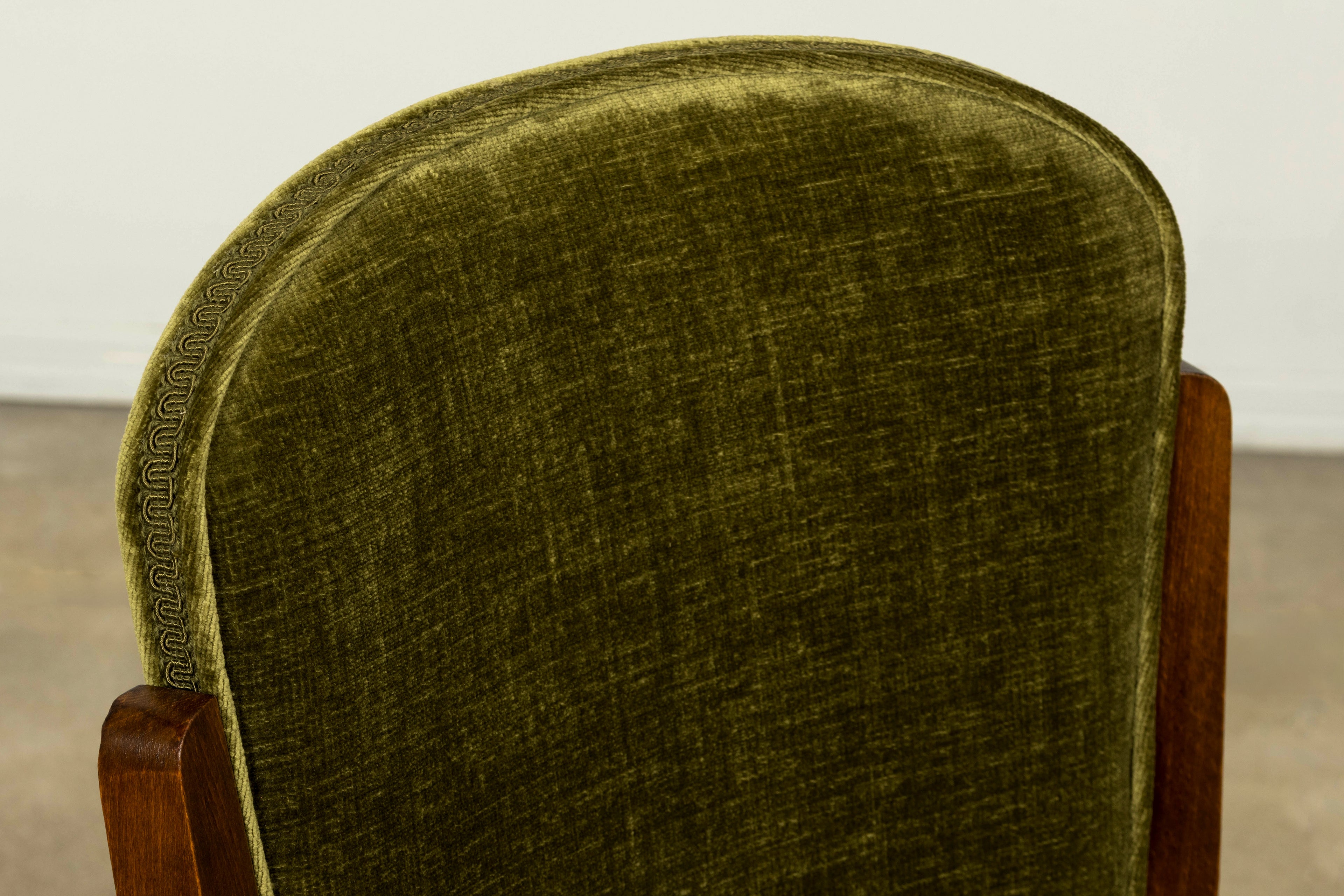 Set of Six 1930s French Art Deco Maple Dining Chairs in Olive Green Velvet