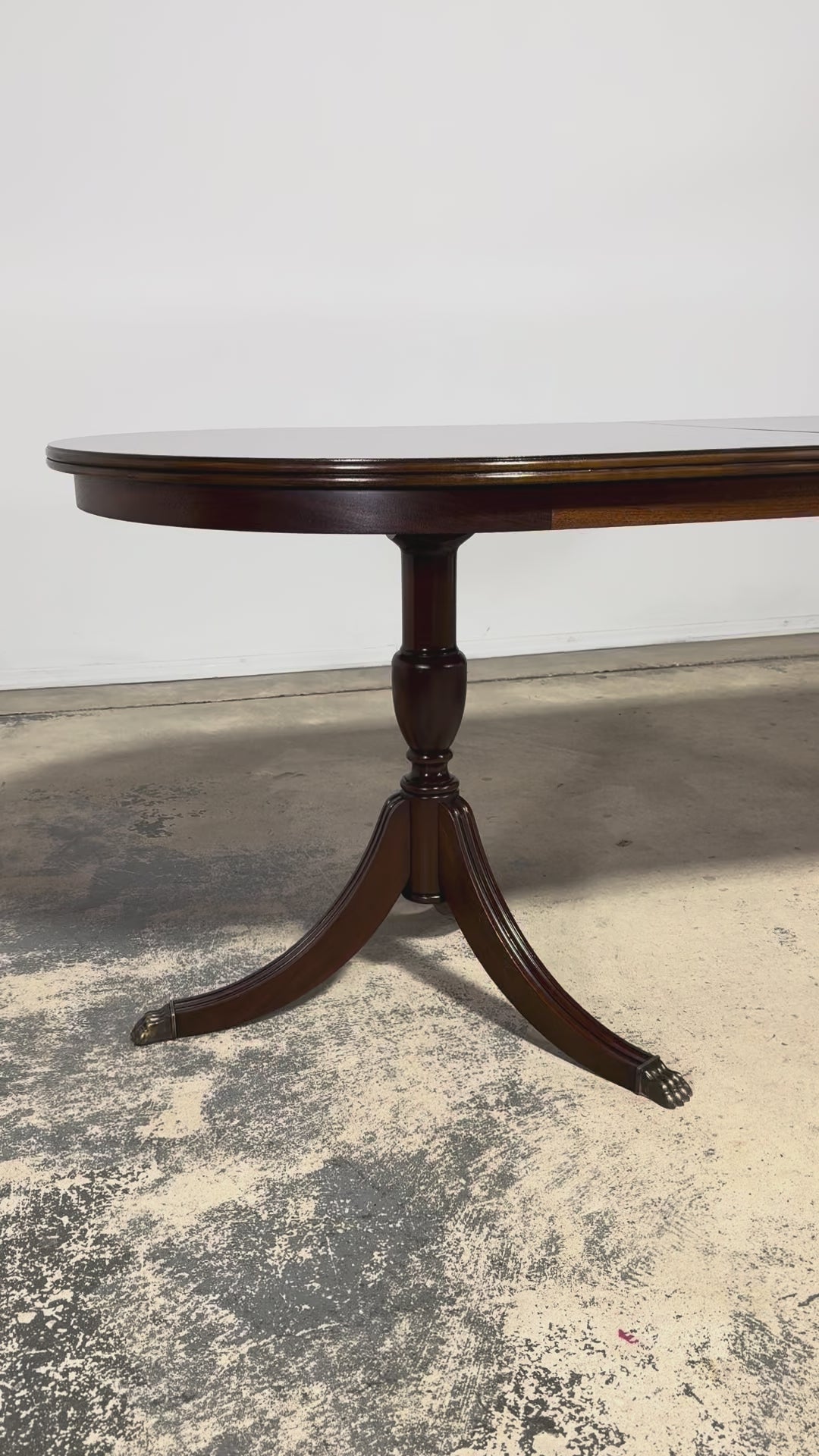 Mid-Century English Georgian Style Mahogany Double Pedestal Extendable Dining Table