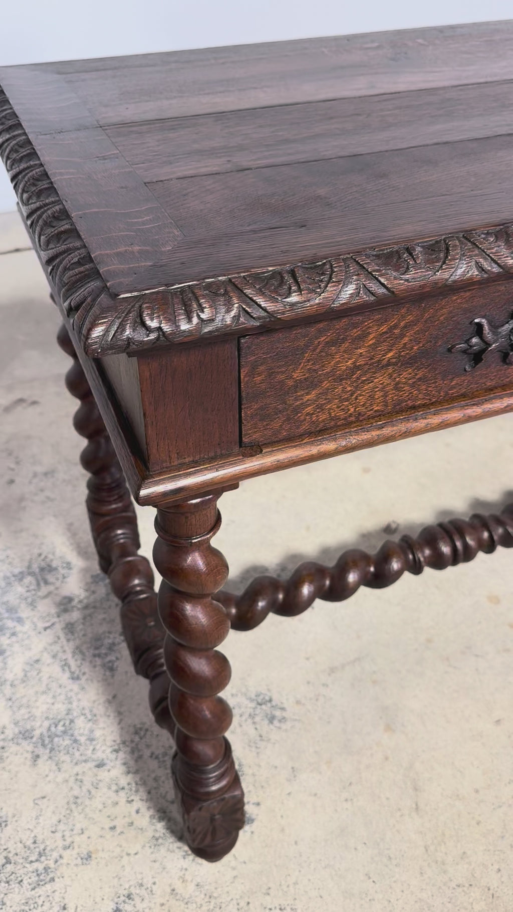 Antique French Louis XIII Style Oak Writing Table or Side Table, Late 19th Century