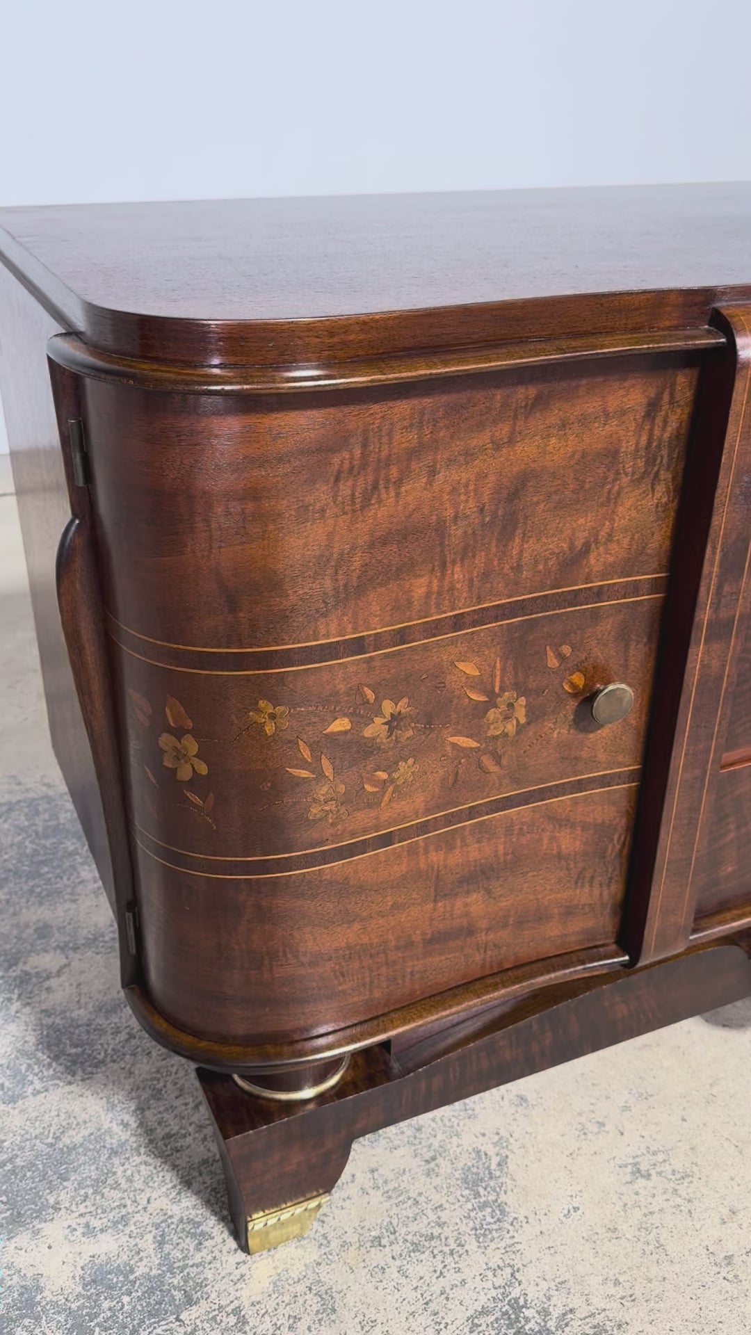 1930s French Art Deco Walnut Commode with Floral Marquetry