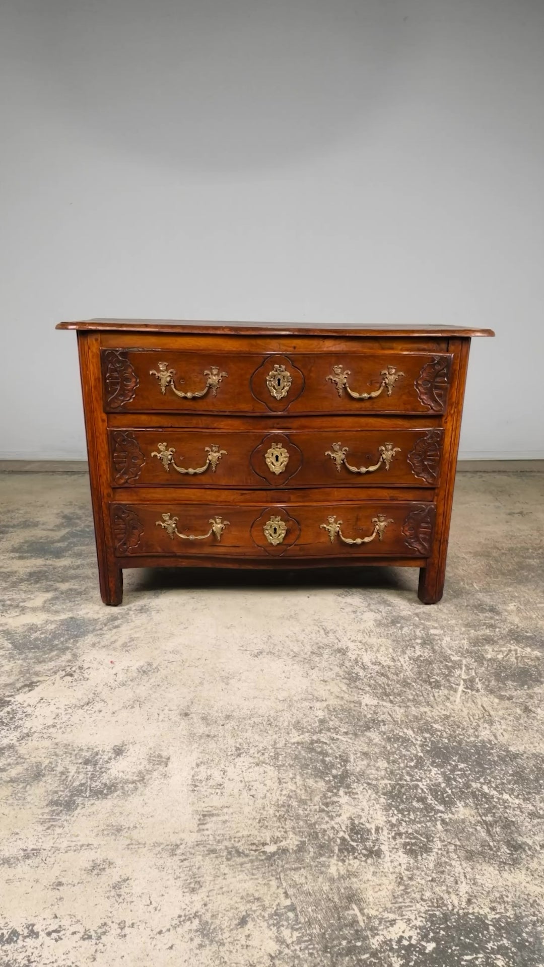 18th Century French Régence Walnut Chest of Drawers with Brass Pulls, Lyon