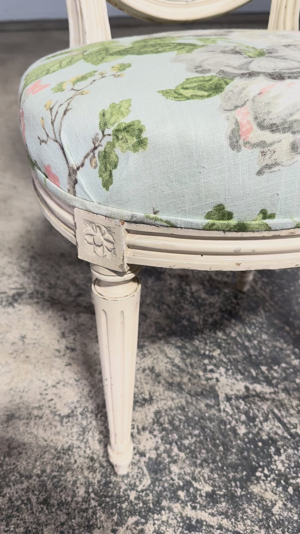 19th Century French Louis XVI Style Painted Accent Chair in Floral Linen