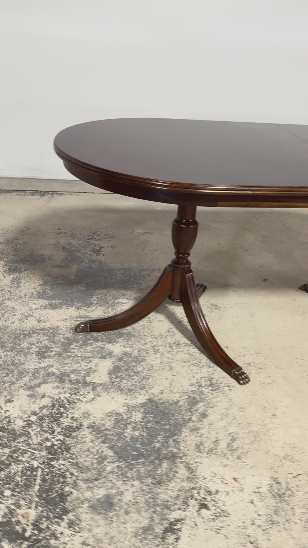 Mid-Century English Georgian Style Mahogany Double Pedestal Extendable Dining Table