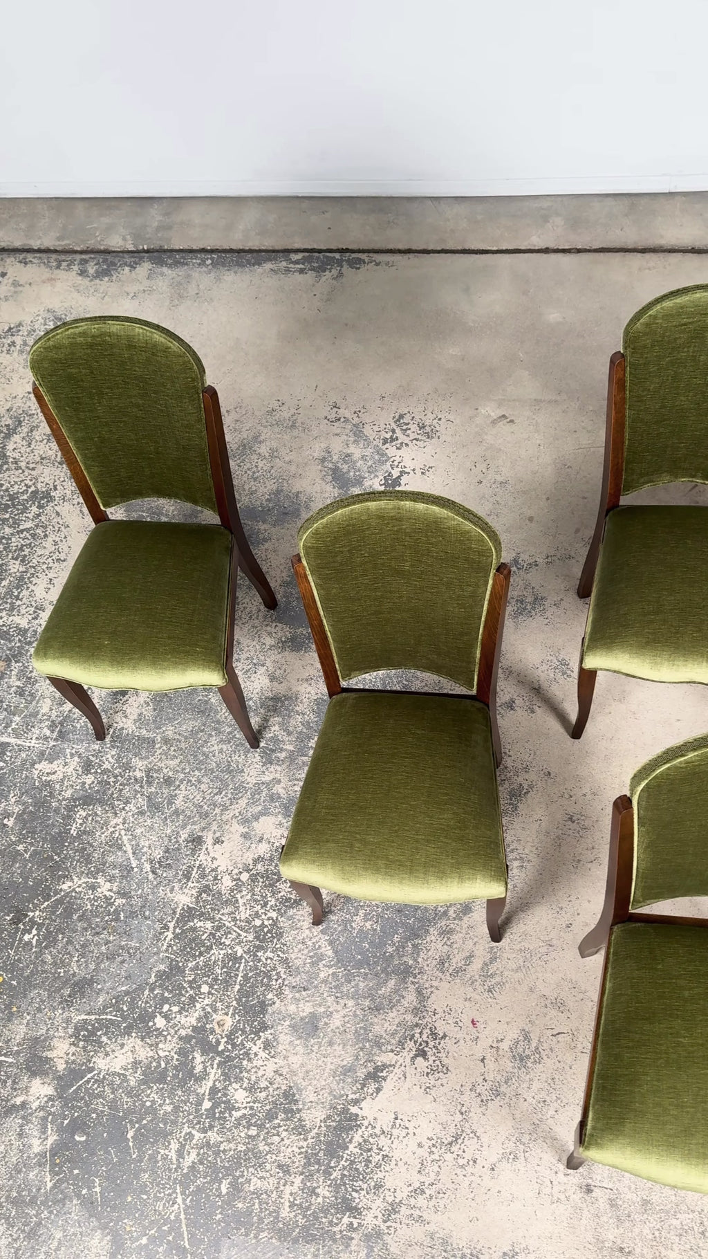 Set of Six 1930s French Art Deco Maple Dining Chairs in Olive Green Velvet